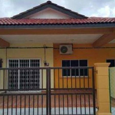 Zulikhwani Homestay Мерсинг Екстериор снимка